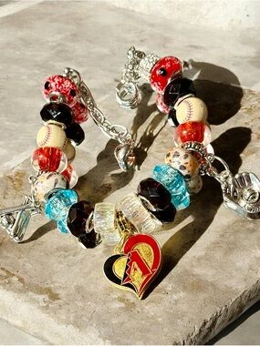 Arizona Diamondbacks Charm Beaded Bracelet with Heart Pendant